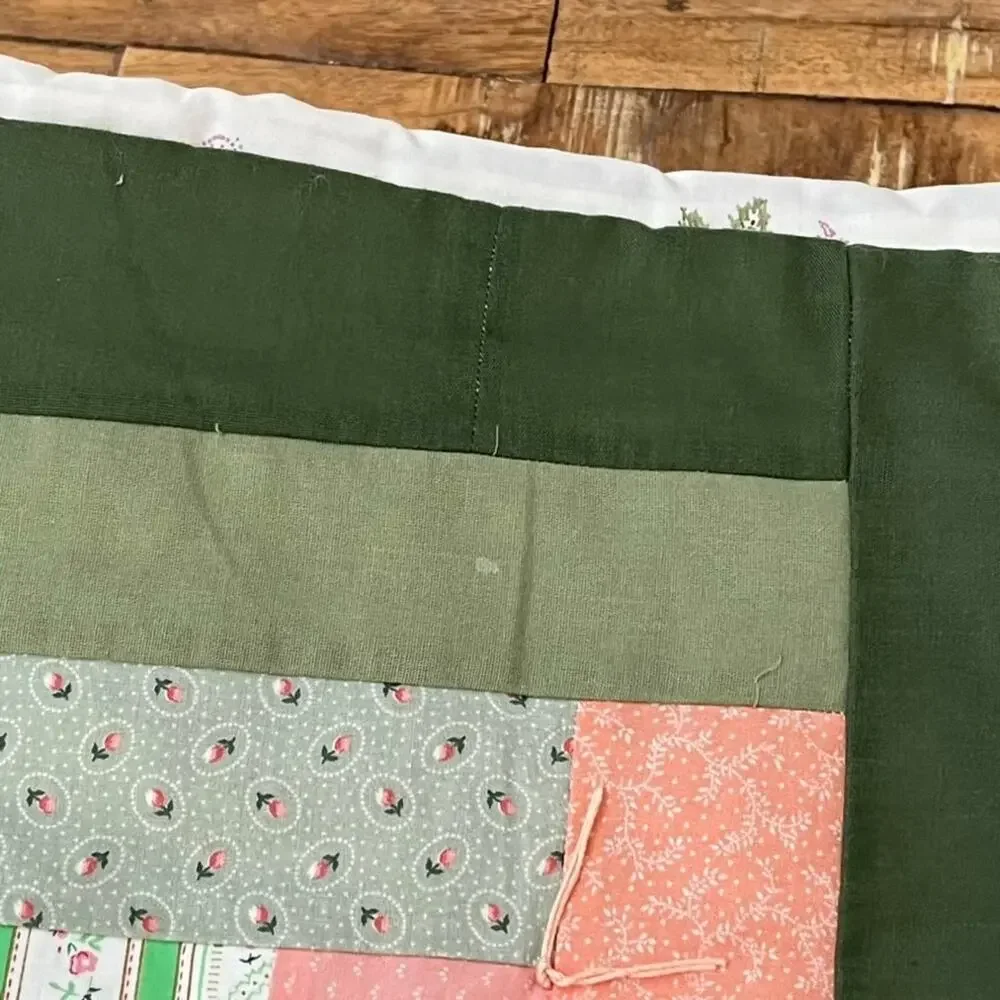Vintage Quilt Bedspread Block Patchwork Pattern Pink Green 88 x 60